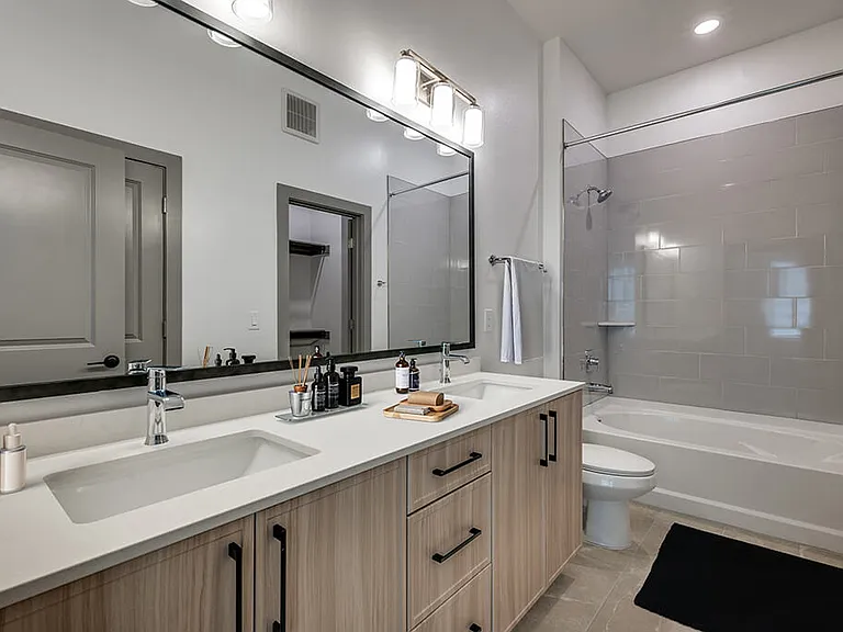 The Waylon Apartments & Townhomes — Photo 23