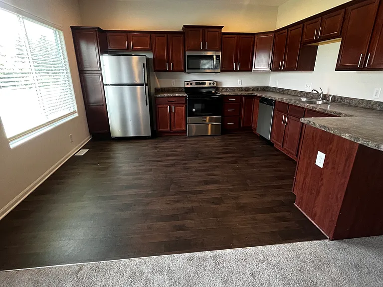 16210 Camden Ave — Photo 18