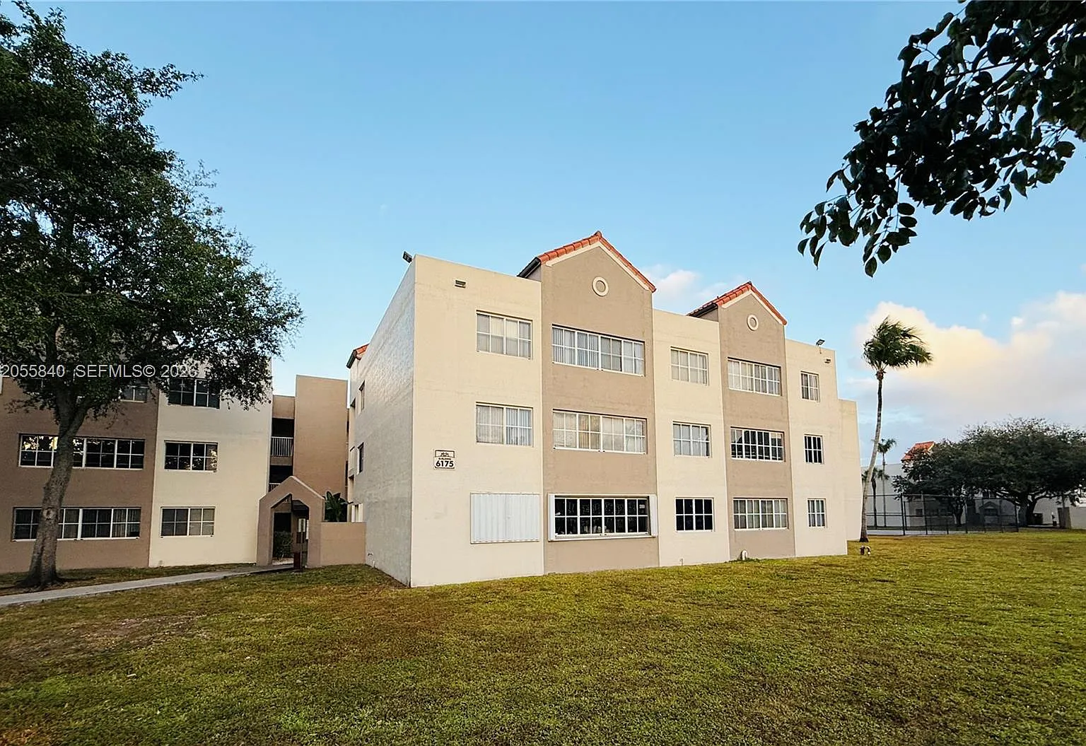 Mirassou Condo — Photo 1