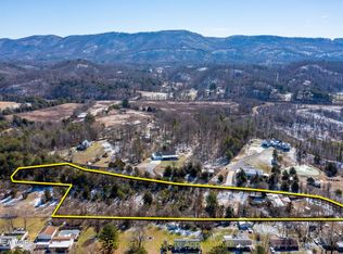 3611 Camelot Dr, Maryville, TN 37803