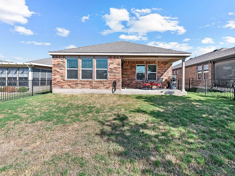 418 Fannin Ct — Photo 40