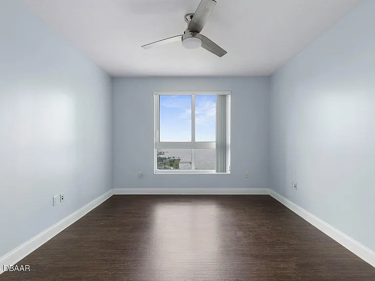 241 Riverside Dr #1710 — Photo 37