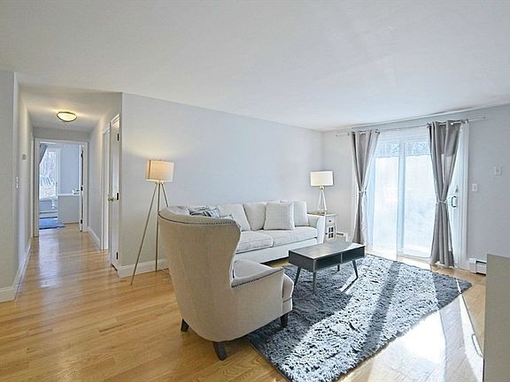 4th image of 165-165 Chestnut St #R