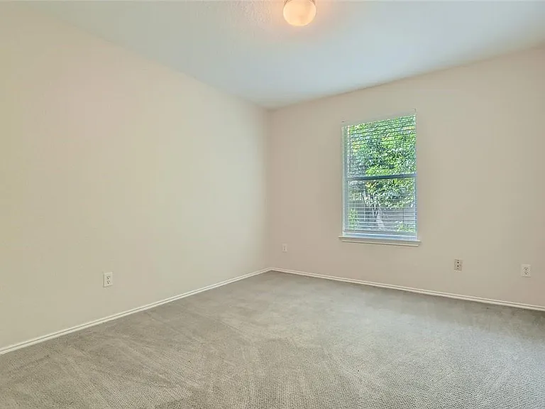 315 Waterlily Way — Photo 10