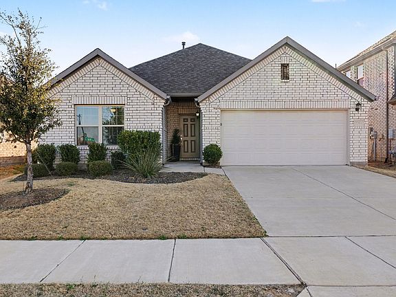 2nd image of 3304 Macaw Rd