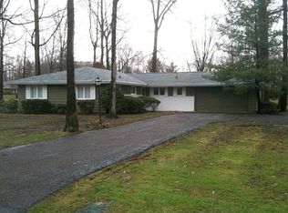 9090 Creekwood Dr, Mentor, OH 44060