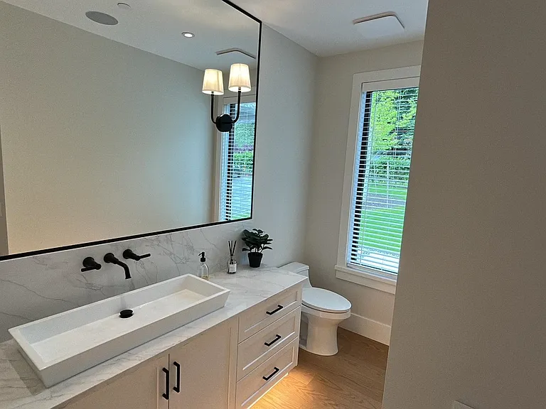 372 Moyne Dr — Photo 18