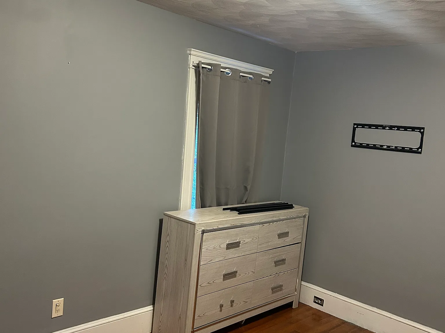3 bed, $1,000 — Photo 3