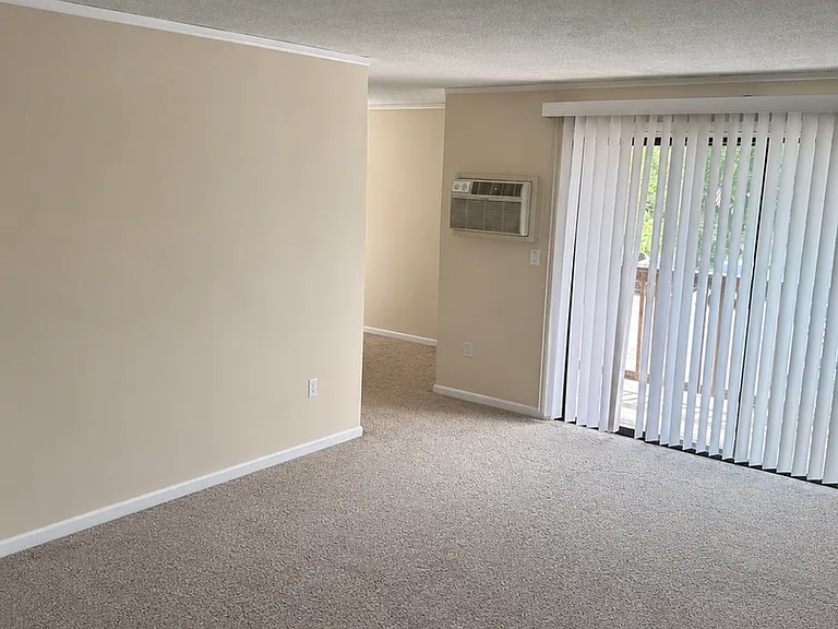 655 Talcottville Rd — Photo 19