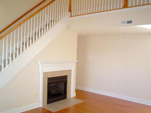 2nd image of 230 Tall Oak Blvd