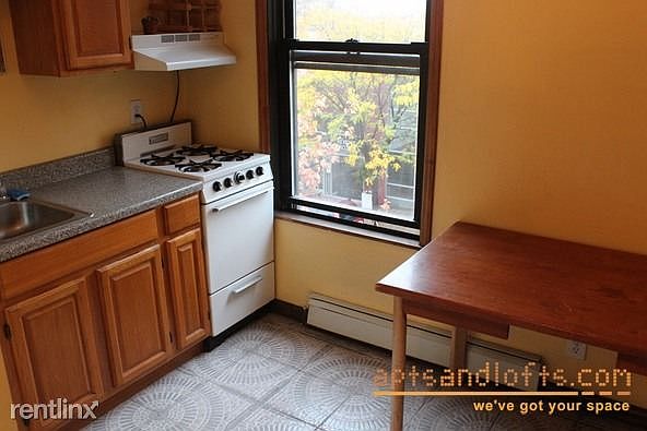 2nd image of 104 Franklin St