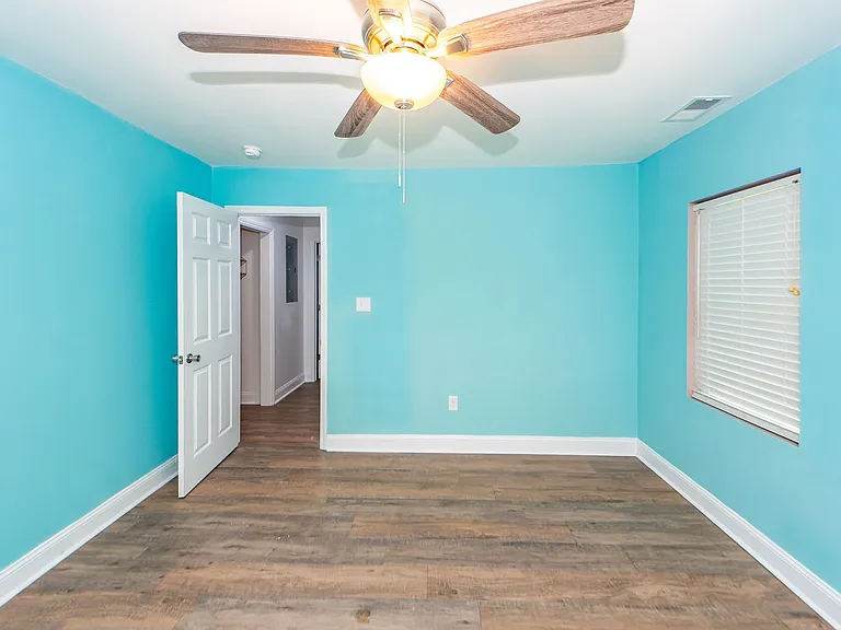 6933 Raymond Ave — Photo 17