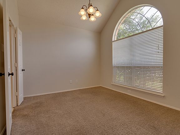 4th image of 2320 Suntree Ln