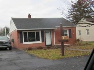 16 Maple Dr, Mechanicsburg, PA 17050