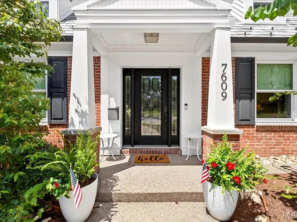 7609 Carswold Dr, Saint Louis, MO 63105