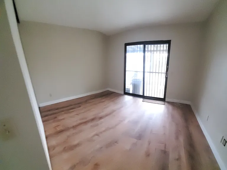Master bedroom 12 x 16'