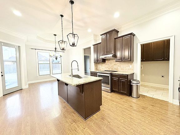 4th image of 103 Gunter Grass Ct