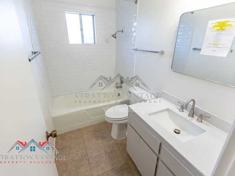 5706 E Des Moines St — Photo 25