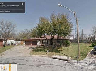 150 Chateau Dr, Fort Worth, TX 76134