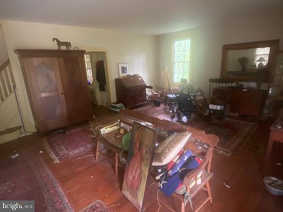 2nd image of 107 2nd St