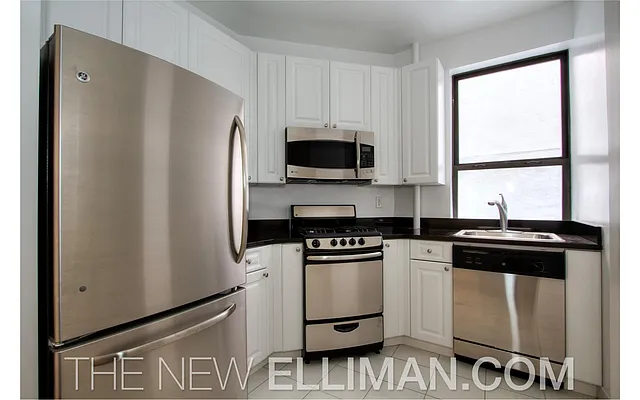Sold by Douglas Elliman | media 18