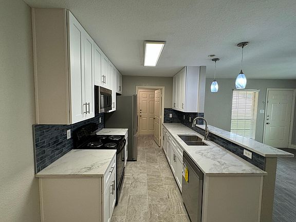 5th image of 3159 Karen St