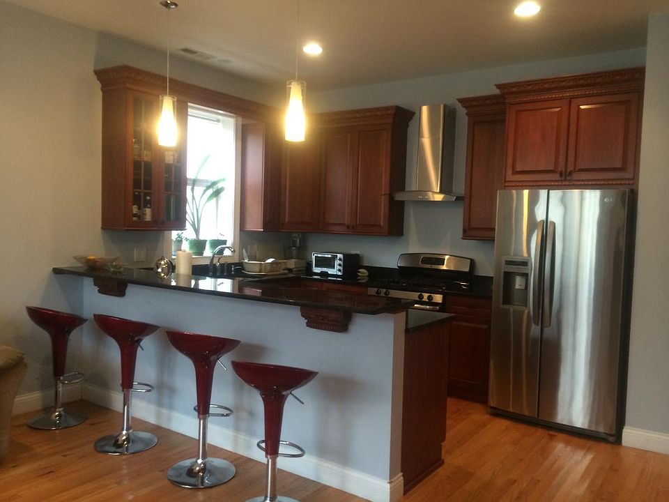 1st image of 2426 W Erie St #1