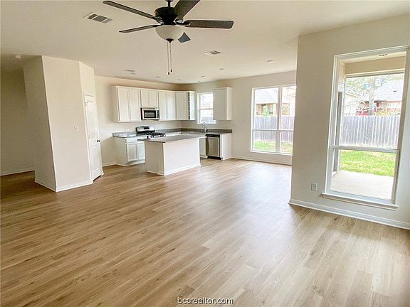 3rd image of 13409 W Summerchase Cir
