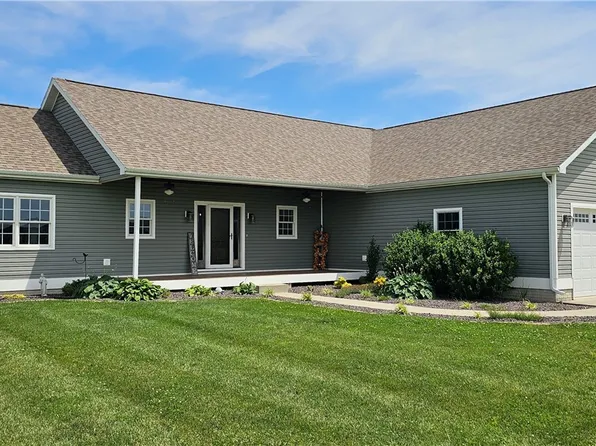 204 E State St, Teutopolis, IL 62467