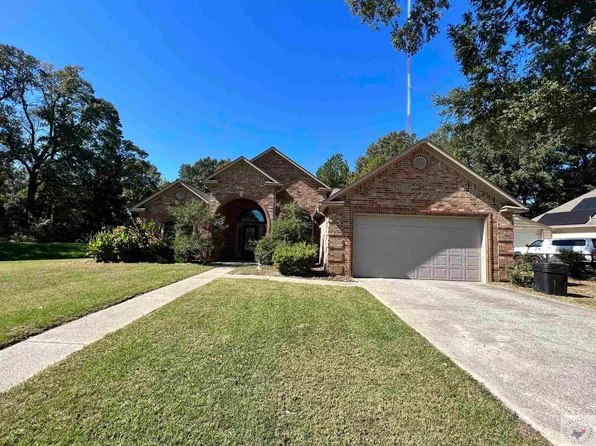 310 Cavite Pl, Wake Village, TX 75501