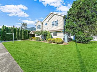 62 Hollywood Ave, Massapequa, NY 11758