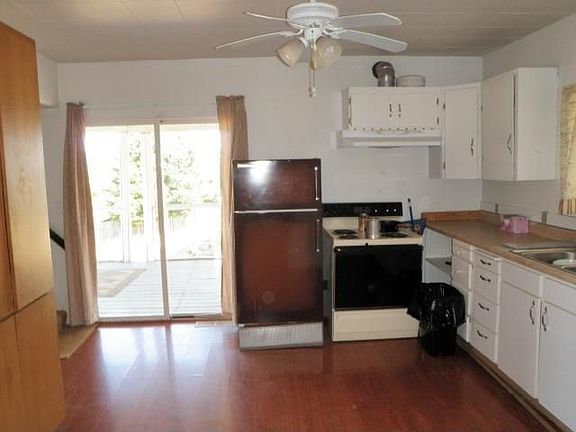 Home for Sale in Falls City, OR $125,000