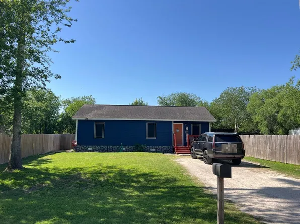 909 Range St, Alice, TX 78332