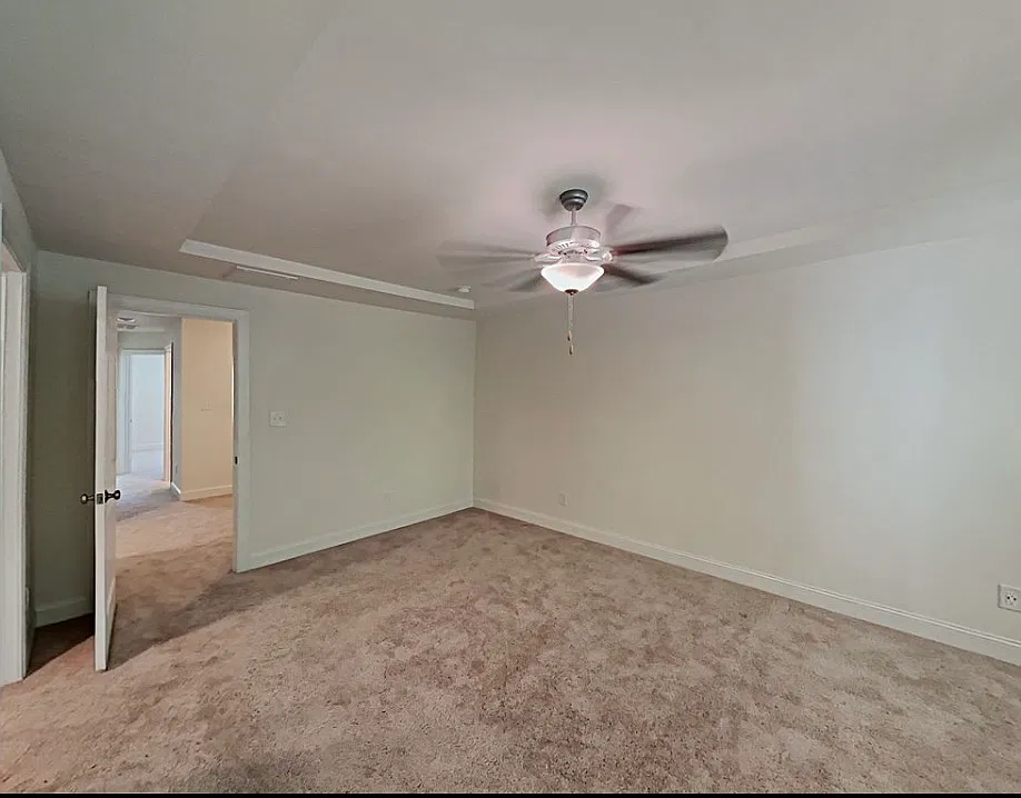3 bed, 2.5 bath, 1877 sqft, $2,050 — Photo 4