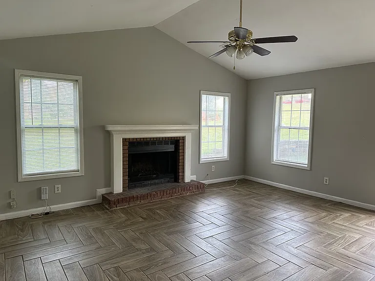 5091 Farm Valley Dr NE — Photo 9