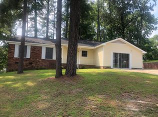 703 Skycliff Ct, Fayetteville, NC 28311