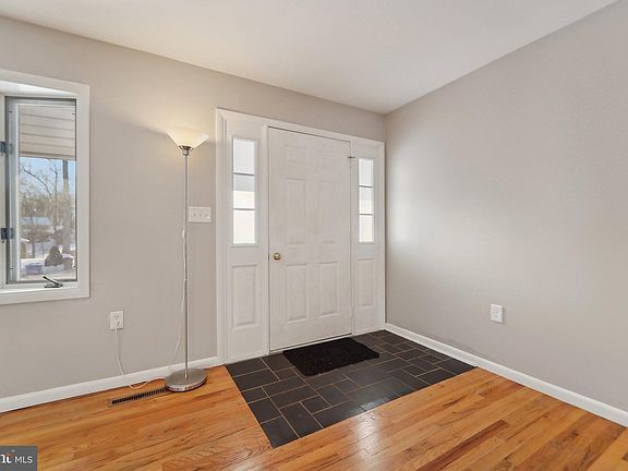 5th image of 3942 Sugarloaf Dr