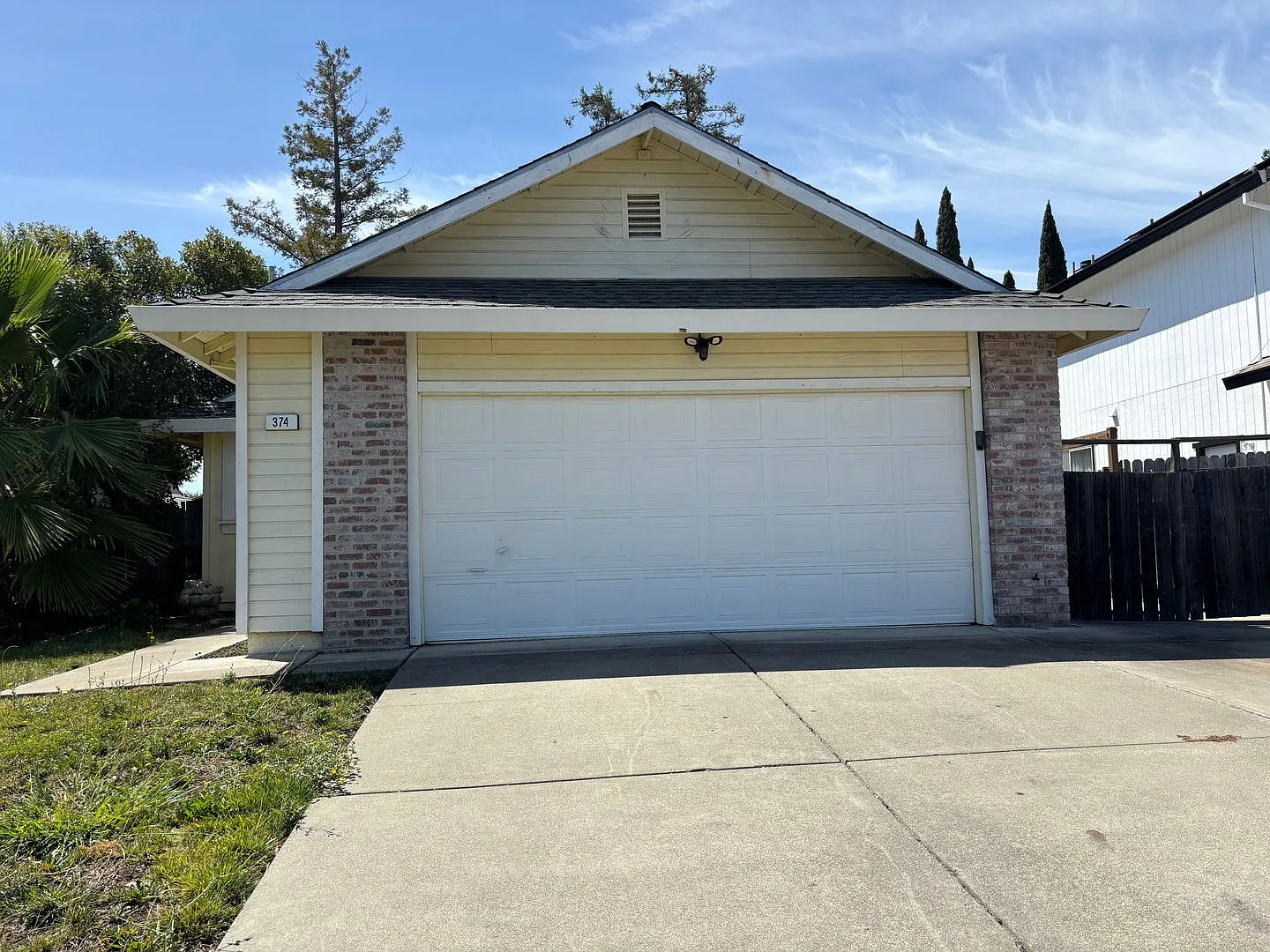 Charming 3 Bed, 2 Bath Home with 2-Car Garage Rent Ready! — Photo 3