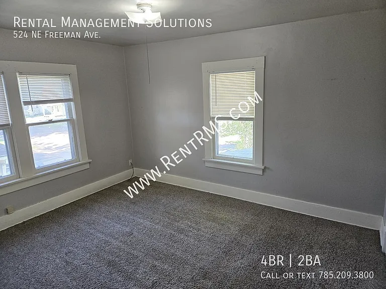 524 NE Freeman Ave — Photo 27