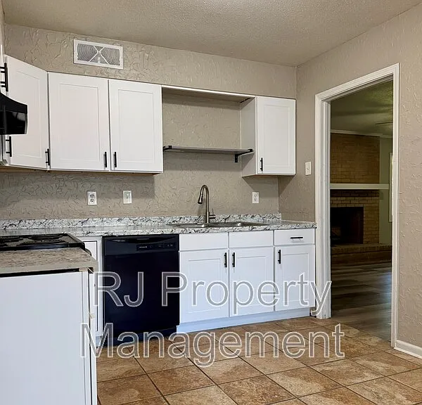 5368 Scottsdale Ave — Photo 18
