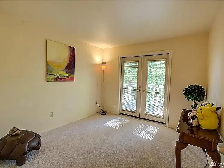 Bedroom/study