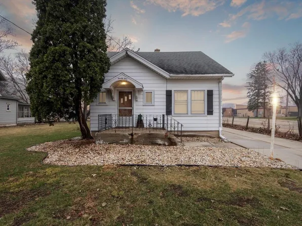 21 South Clear Lake Avenue, Milton, WI 53563