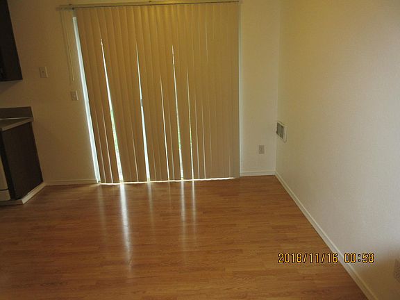 4th image of 17418 A St S #17420