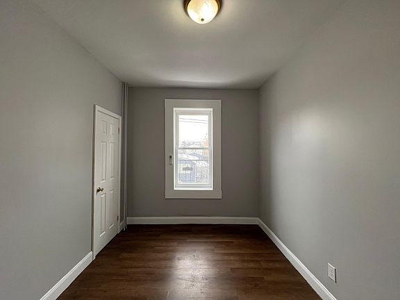 4th image of 935 Pavonia Ave #5
