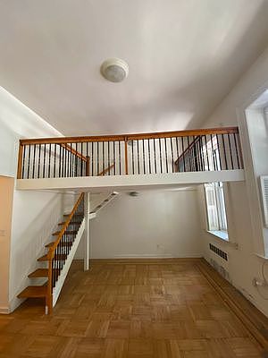 2nd image of 131 E 61st St #1F