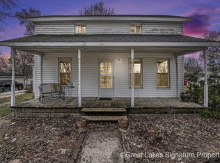 312 E Quarterline Rd, Newaygo, MI 49337