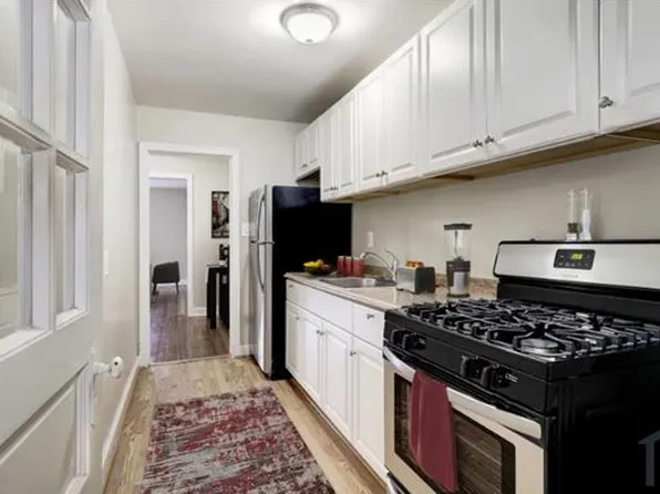 4502 Avondale St APT 2, Bethesda, MD 20814