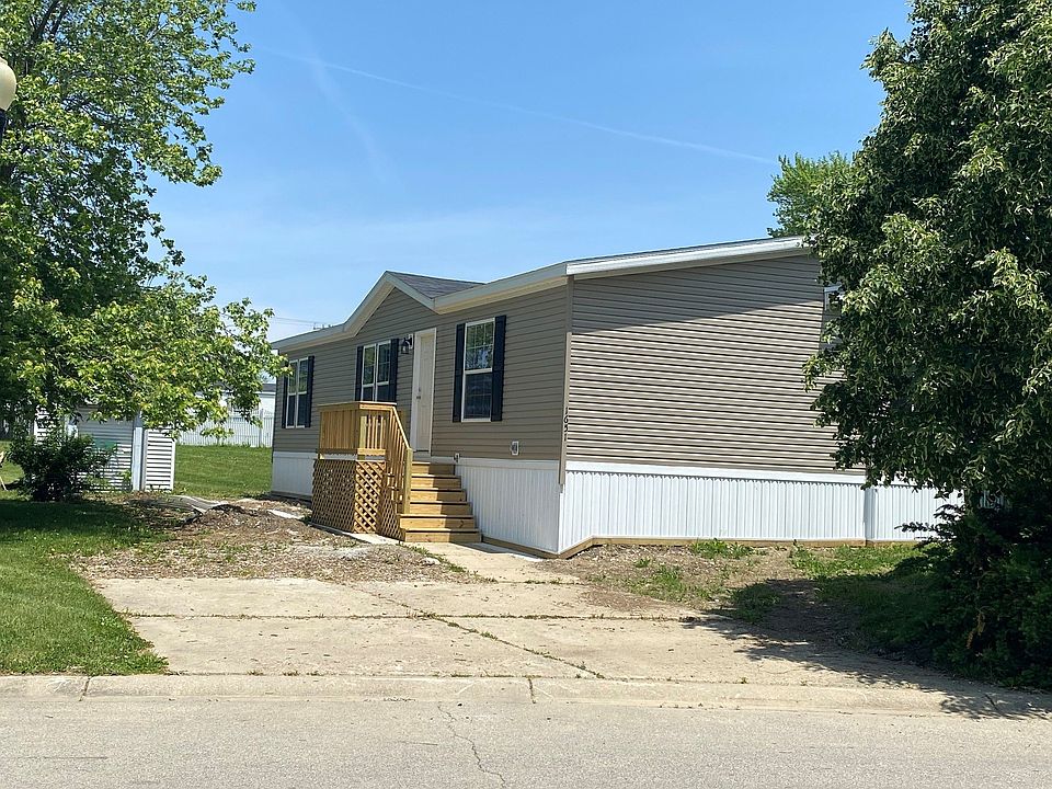 1st image of 225 Pebble Creek Dr #12