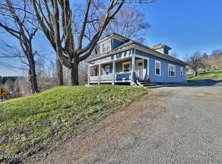 554 Gravity Rd, Lake Ariel, PA 18436