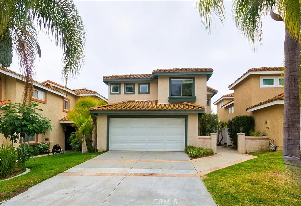3 bed, 2.5 bath, 1603 sqft, $3,400 — Photo 2